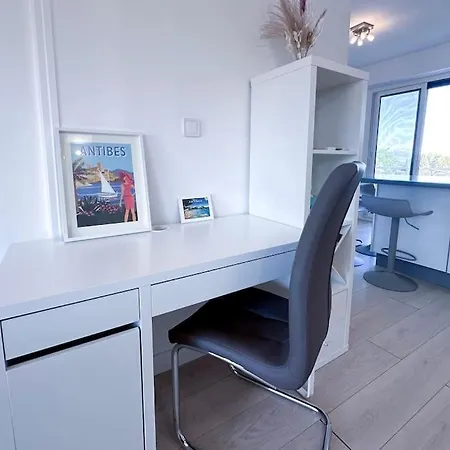 Laverne - Stunning Sea View T3 With South-facing Terrace Appartement