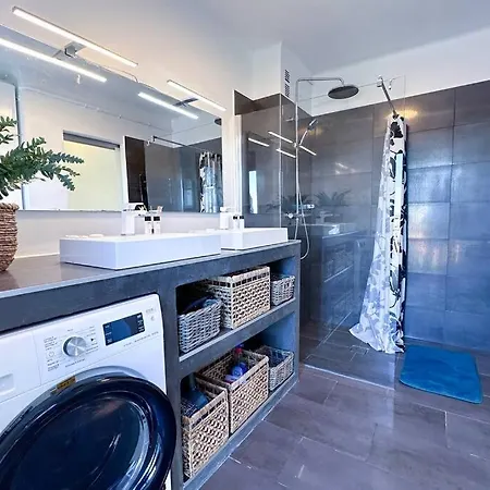 Laverne - Stunning Sea View T3 With South-facing Terrace Appartement *
